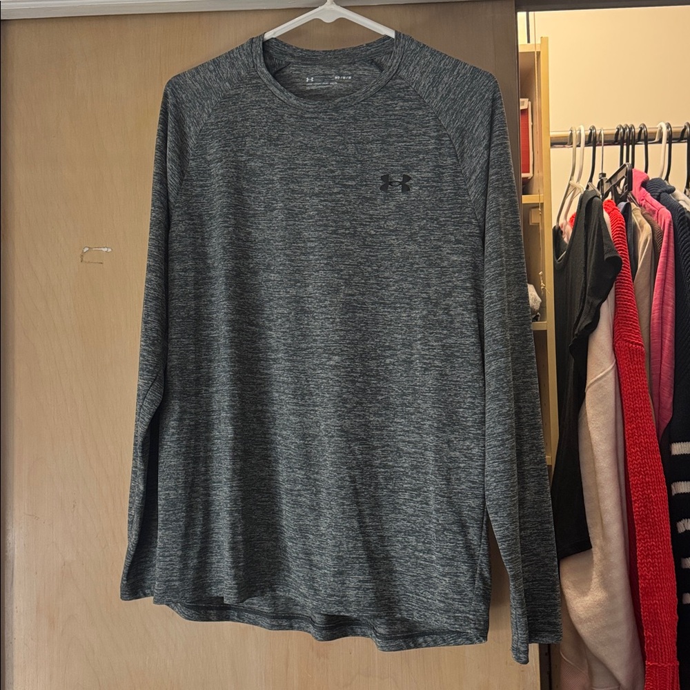 Under Armour Men's Heathered Gray Tee
